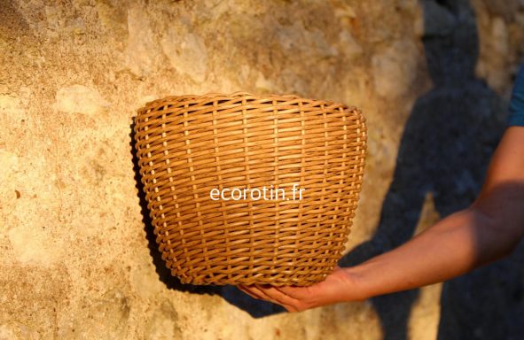 cache-pot tressé brun: 40 € 